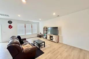 331 Red Oak Cir, Volo, IL 60020 - Photo 9