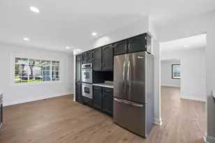 20 Emerson Dr, Schaumburg, IL 60194 - Photo 9