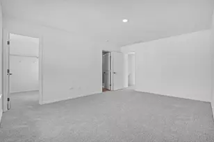 422 Red Oak Cir, Volo, IL 60020 - Photo 17