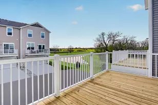 422 Red Oak Cir, Volo, IL 60020 - Photo 3