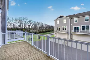 433 Red Oak Cir, Volo, IL 60020 - Photo 3