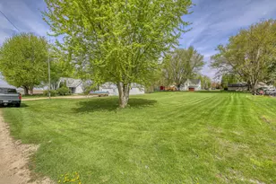 150 E 2nd St, Kingston, IL 60145 - Photo 3