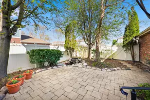 243 Garden Dr, Elgin, IL 60124 - Photo 19