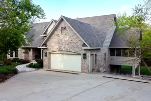 6414 Vermont Trail, Crystal Lake, IL 60012 - Photo 3