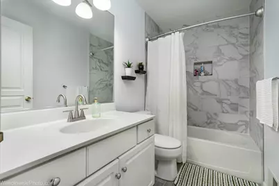 207 Locksley Drive, Streamwood, IL 60107 - Photo 17