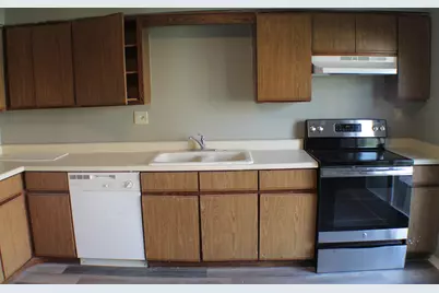 2902 31st Street #5, Zion, IL 60099 - Photo 3