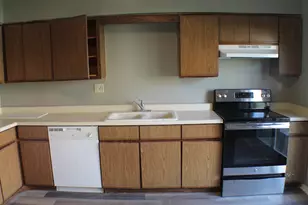 2902 31st St, Zion, IL 60099 - Photo 3