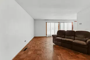 325 Gentry St, Park Forest, IL 60466 - Photo 7