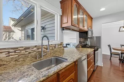 4340 Rock Cove Drive, Hoffman Estates, IL 60192 - Photo 7