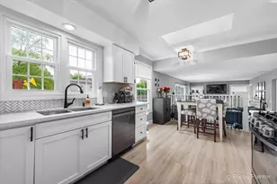 113 N Bristol Dr, Bloomingdale, IL 60108 - Photo 9