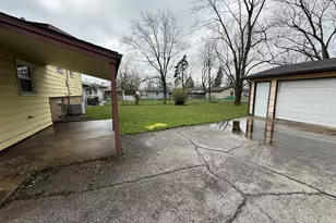 18864 Greenbay Ave, Lansing, IL 60438 - Photo 11