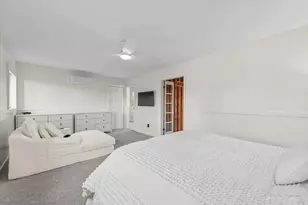 386 Holiday Dr, Lake Holiday, IL 60552 - Photo 23
