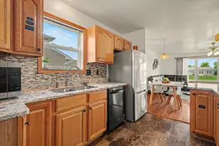 708 Erin Dr, Champaign, IL 61822 - Photo 13