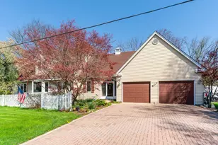 807 Burris Ave, Lake Bluff, IL 60044 - Photo 3