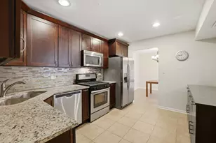 175 Lake Blvd, Buffalo Grove, IL 60089 - Photo 11