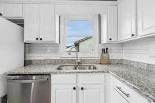 370 Kirkwood Cir, Bolingbrook, IL 60440 - Photo 9
