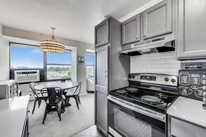 3410 N Lake Shore Drive #6E, Chicago, IL 60657 - Photo 7