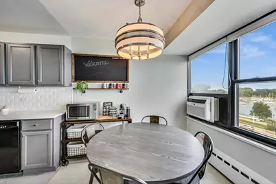 3410 N Lake Shore Drive #6E, Chicago, IL 60657 - Photo 3