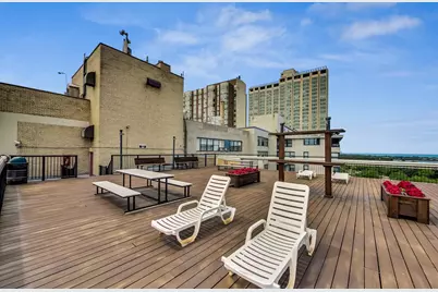 3410 N Lake Shore Drive #6E, Chicago, IL 60657 - Photo 15
