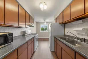 641 Dulles Rd, Des Plaines, IL 60016 - Photo 9