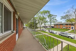 641 Dulles Rd, Des Plaines, IL 60016 - Photo 3