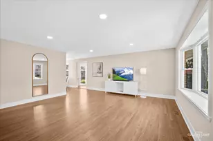 607 Grace Ln, Schaumburg, IL 60193 - Photo 5