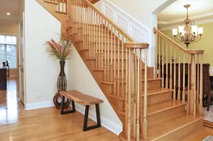 310 Jennifer Ln, Roselle, IL 60172 - Photo 9