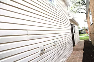 9042 S Emerald Ave, Chicago, IL 60620 - Photo 29
