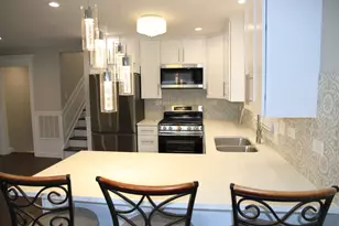 9042 S Emerald Ave, Chicago, IL 60620 - Photo 13