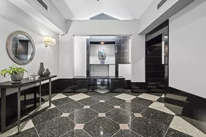 111 W Maple Street #1807, Chicago, IL 60610 - Photo 3