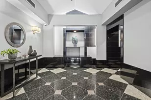 111 W Maple St, Chicago, IL 60610 - Photo 3