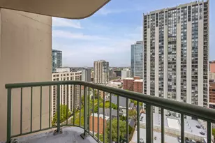 111 W Maple St, Chicago, IL 60610 - Photo 7