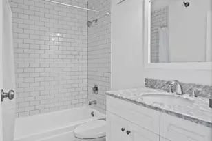111 W Maple St, Chicago, IL 60610 - Photo 25
