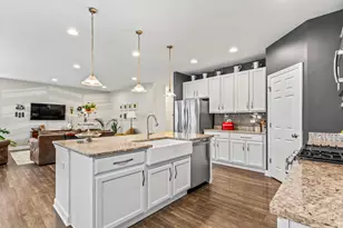 1251 W Thomas Rd, Wheaton, IL 60187 - Photo 17