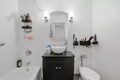 21 W Goethe Street #9J, Chicago, IL 60610 - Photo 13
