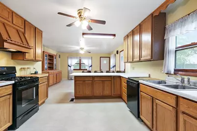 148 Holly Street, Dekalb, IL 60115 - Photo 13