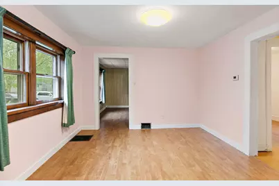 148 Holly Street, Dekalb, IL 60115 - Photo 9