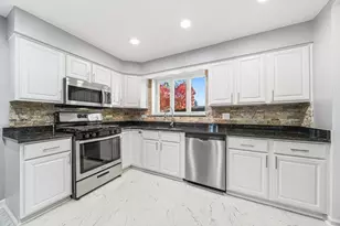 4024 W 106th St, Oak Lawn, IL 60453 - Photo 11