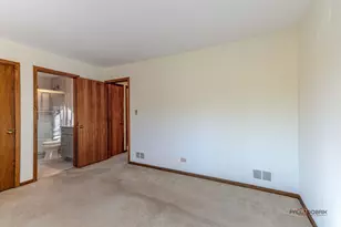 2450 Chas Dr, Rolling Meadows, IL 60008 - Photo 17