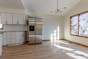 2450 Chas Dr, Rolling Meadows, IL 60008 - Photo 11