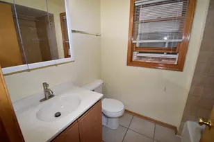 2729 W 37th Pl, Chicago, IL 60632 - Photo 9