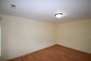 2729 W 37th Pl, Chicago, IL 60632 - Photo 3