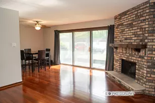 9182 S Rd, Palos Hills, IL 60465 - Photo 3