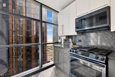 201 N Westshore Drive #2508, Chicago, IL 60601 - Photo 7