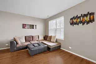 422 Victoria Ln, Elgin, IL 60124 - Photo 5