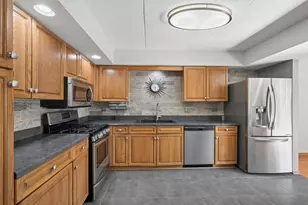 18230 Eagle Dr, Tinley Park, IL 60477 - Photo 9