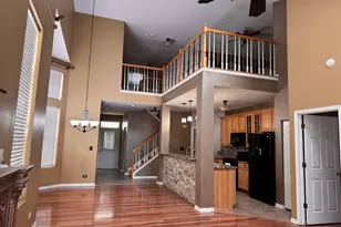 916 Bluebell Cir, Joliet, IL 60431 - Photo 5