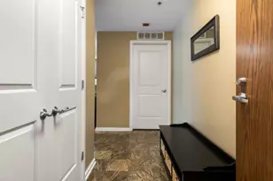 160 E Illinois St, Chicago, IL 60611 - Photo 17