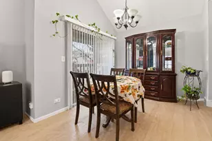 2861 Shelly Ln, Aurora, IL 60504 - Photo 5