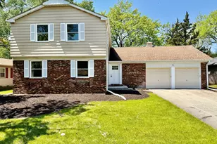 711 Woodhollow Ln, Buffalo Grove, IL 60089 - Photo 1
